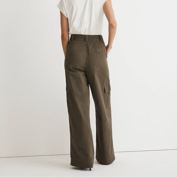 The Harlow Wide-Leg Cargo Pant in (Re)generative Chino - Picture 2 of 2
